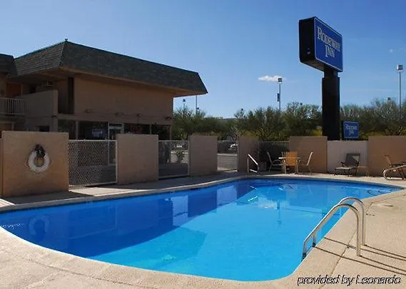 Stone Extended U Of A Motel 2*