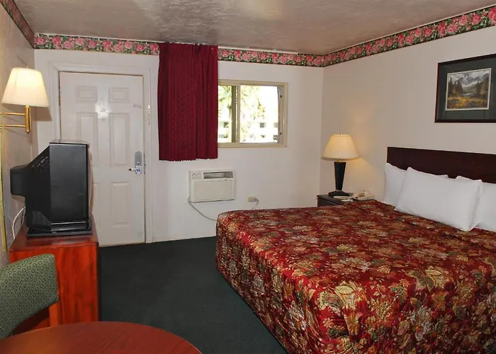 Stone Extended U Of A Motel 2*